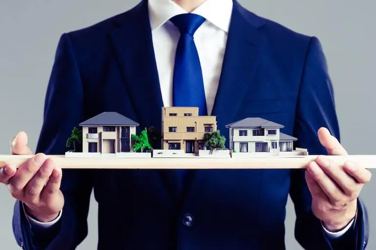 不動産投資が「やめとけ」と言われる理由を解説！本当にリスクなの？